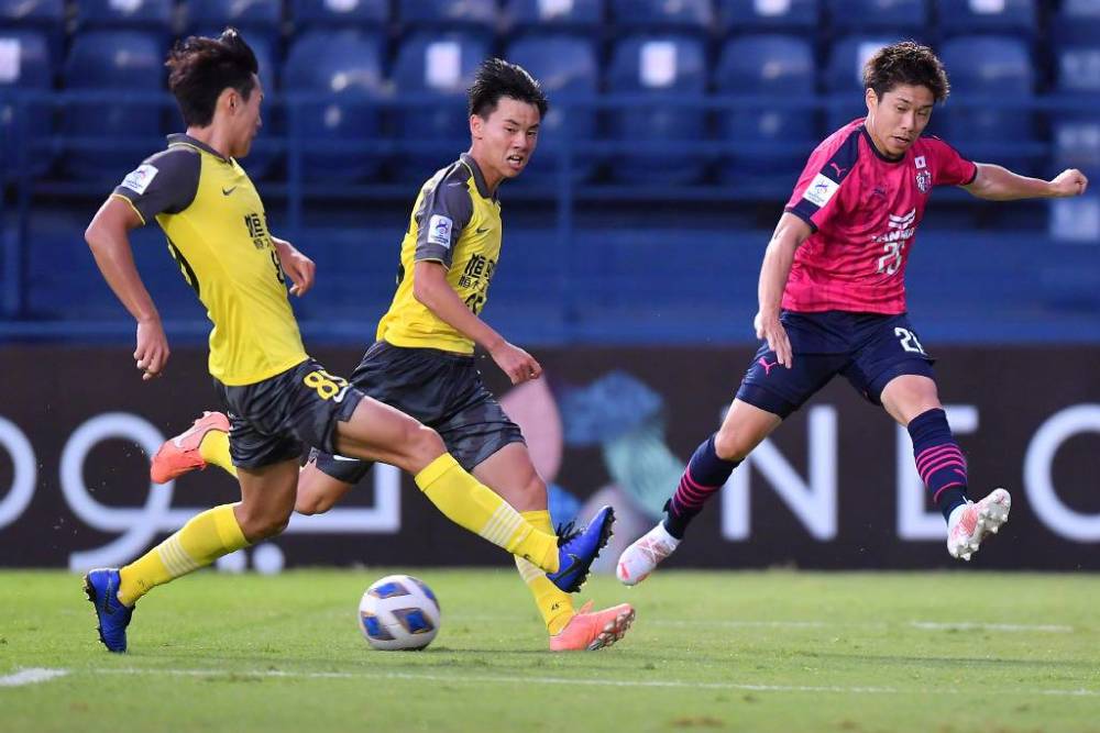 加时末段亚冠传出新动向，达拉斯独行侠复出首秀，管理层表态：压力陡增，更衣室氛围转暖(西甲十人巴萨00加的斯遭两连平)