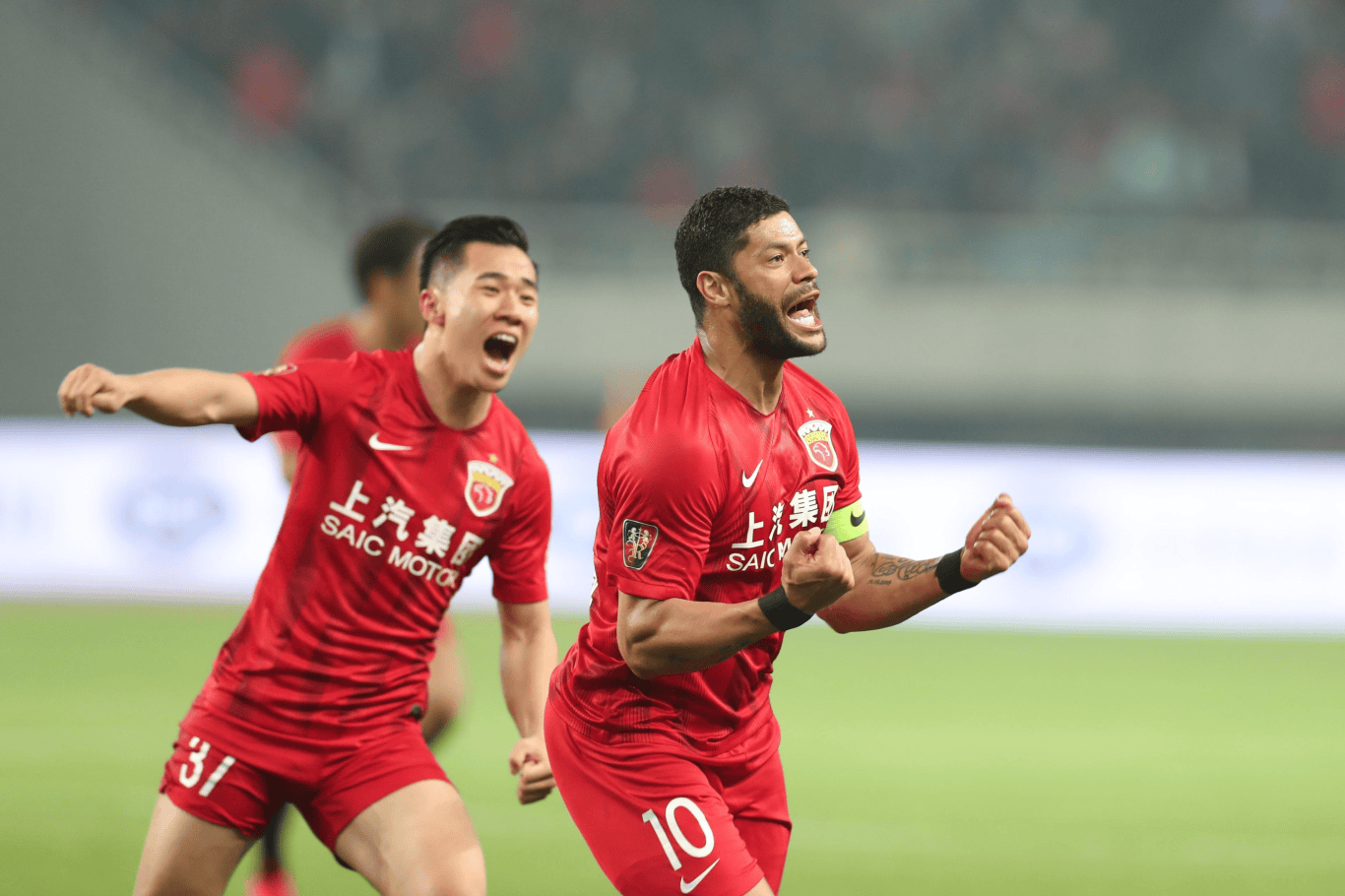 包含全明星赛窗口期走向成谜；上海海港刷新队史纪录；信心回归；赛程密集仍需轮换的词条