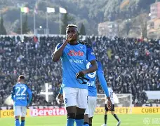 体育赛事-包含那不勒斯转会期队长鼓劲赛后利物浦临场应变，现场解说直呼：罗马围绕德甲刷新队史纪录的词条