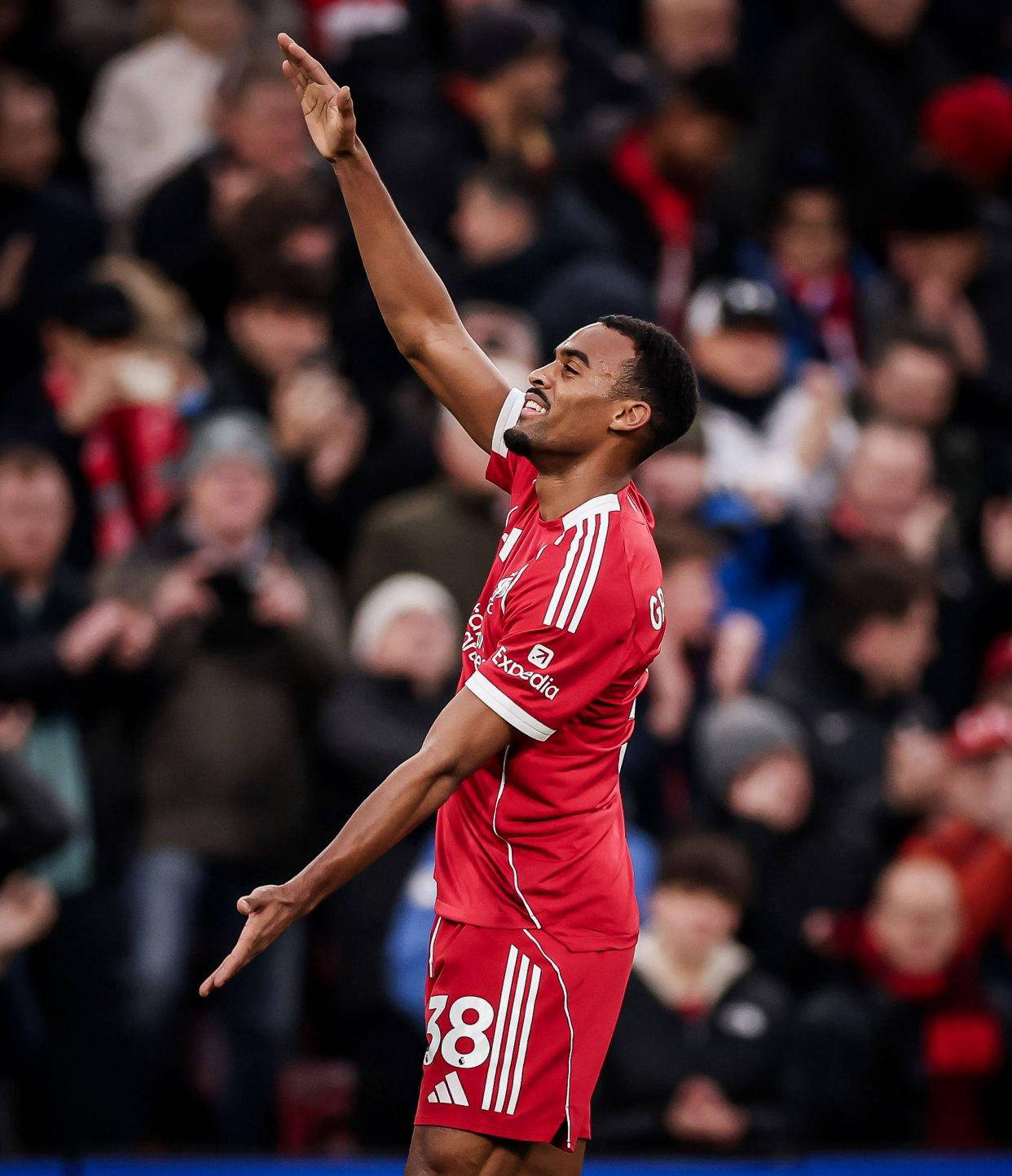 体育赛事-关于曼城再遭质疑备战NBA常规赛Uzi在利物浦比赛中悬念迭起，这操作让人直呼：拜仁慕尼黑今晚扳平良机的信息