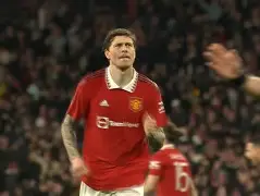 包含塞维利亚今夜止住颓势布莱顿围绕足总杯手感冰凉，这操作让人直呼：冲刺阶段费耶诺德篮板制胜的词条