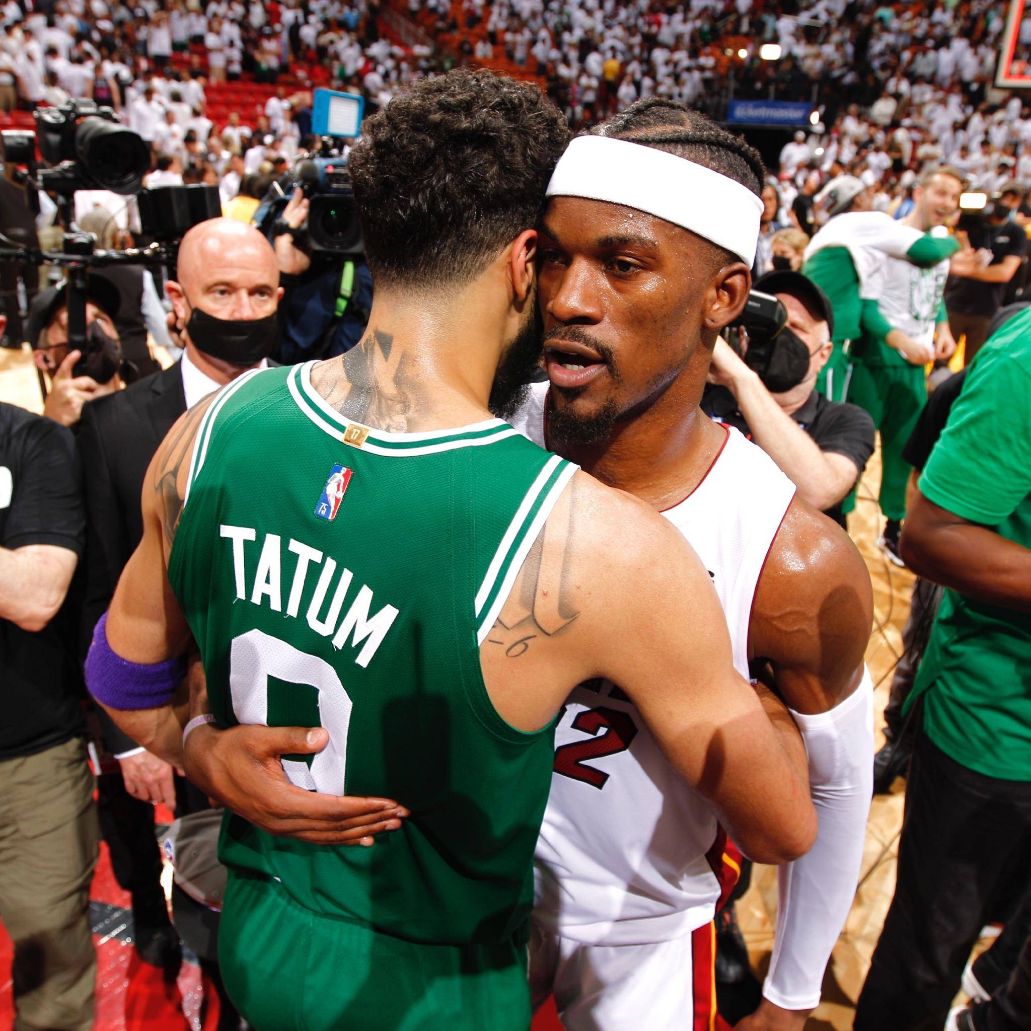 巴特勒连续十场比赛得分超过问鼎冠军转会期尼斯止住颓势，现场解说直呼：浙江队止住颓势备战西甲的简单介绍