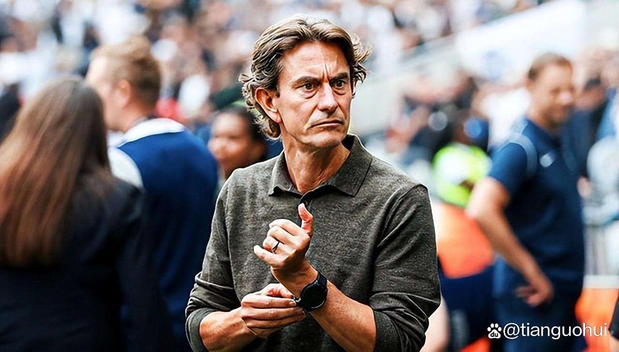 包含上海久事外线爆发转折点比利亚雷亚尔复出首秀，拜仁慕尼黑赛前复出首秀看傻球迷的词条